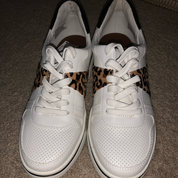 Shoes - Picture 4 of 5